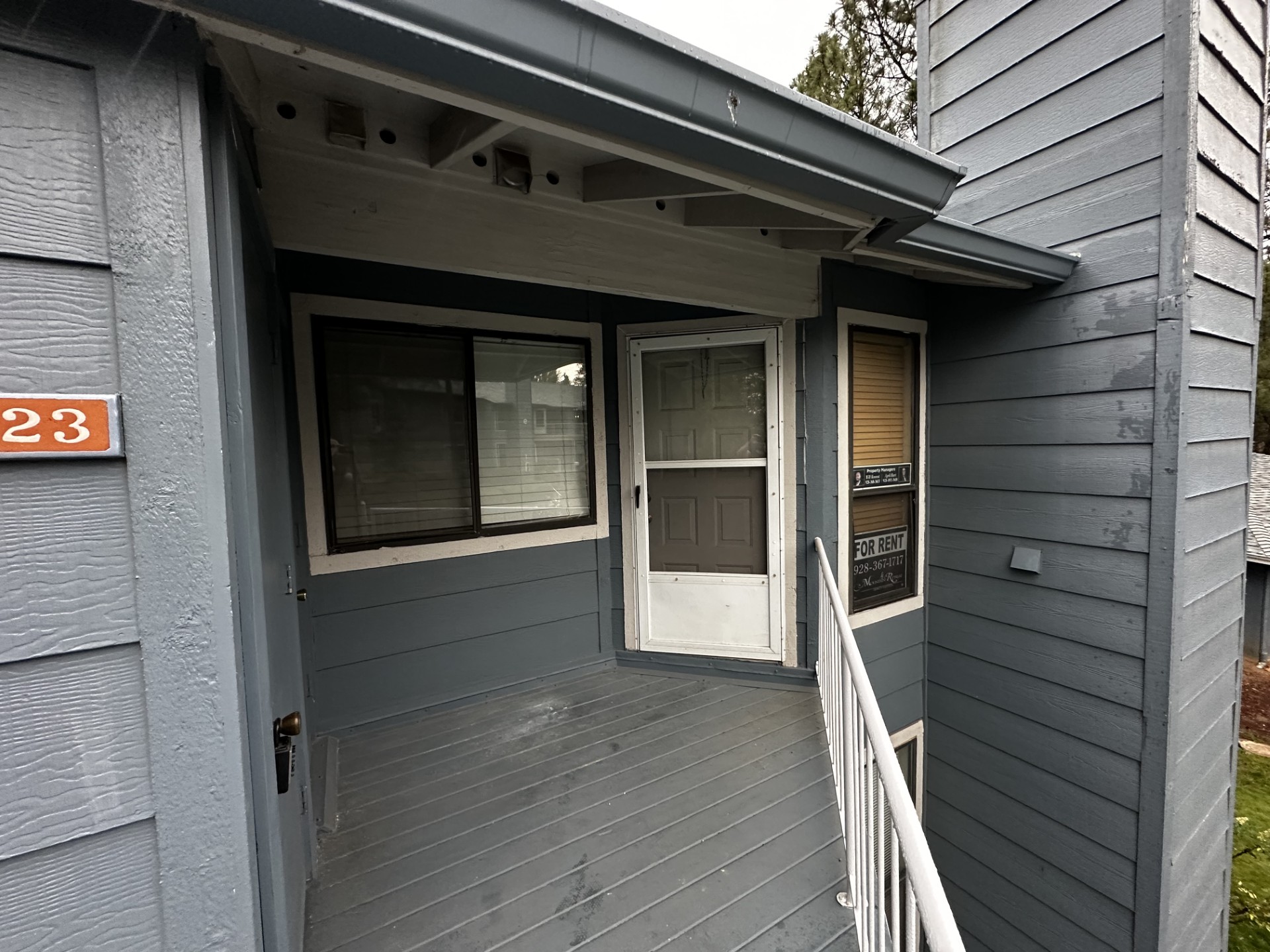 2700 South White Mountain Road - 1