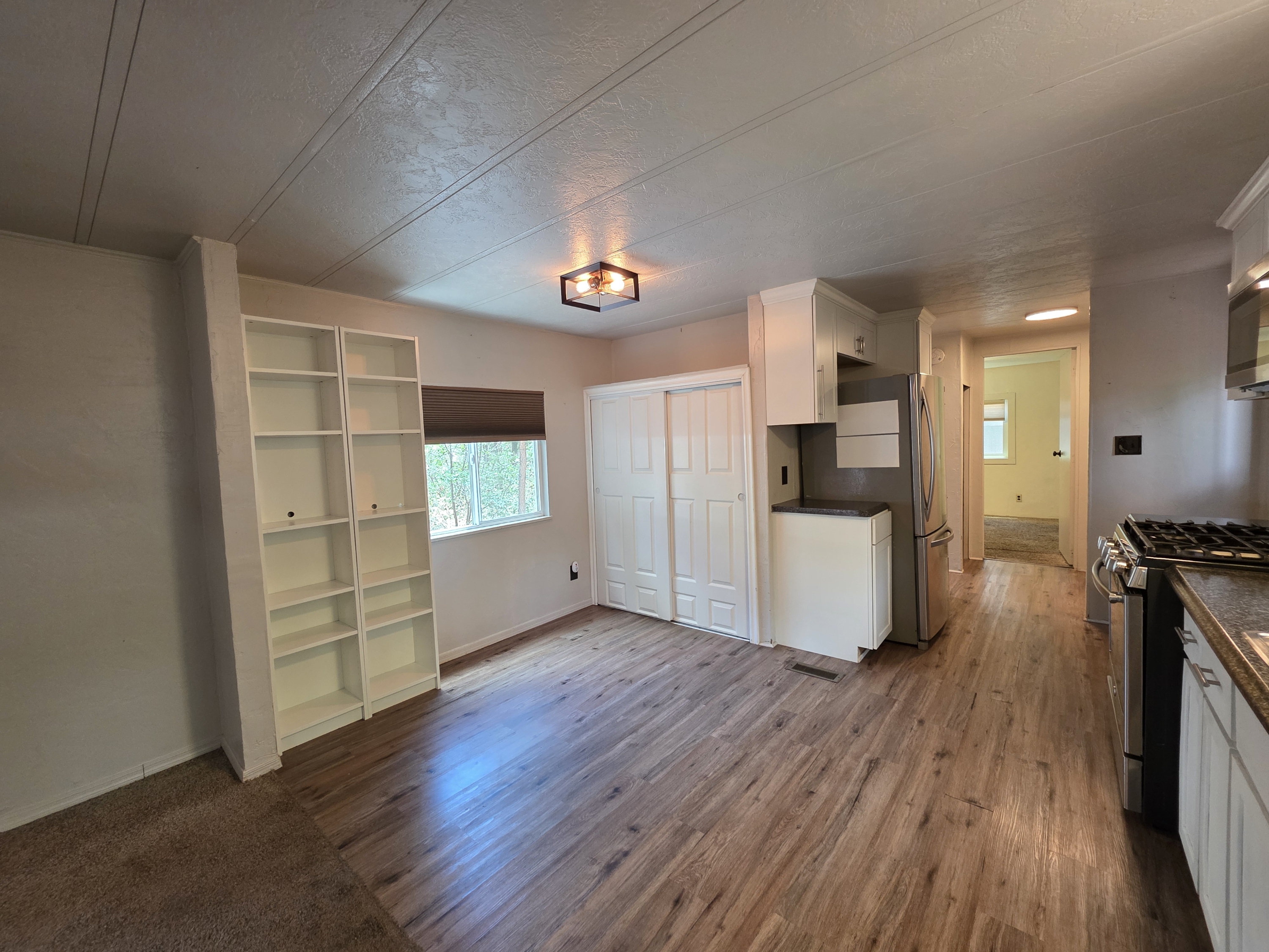 2800 South White Mountain Road #83